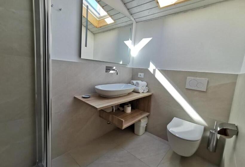 דירת חדר סופריור, Burgleitenhof