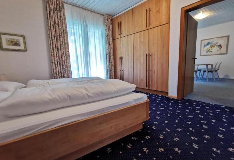 דירת חדר סופריור, Burgleitenhof