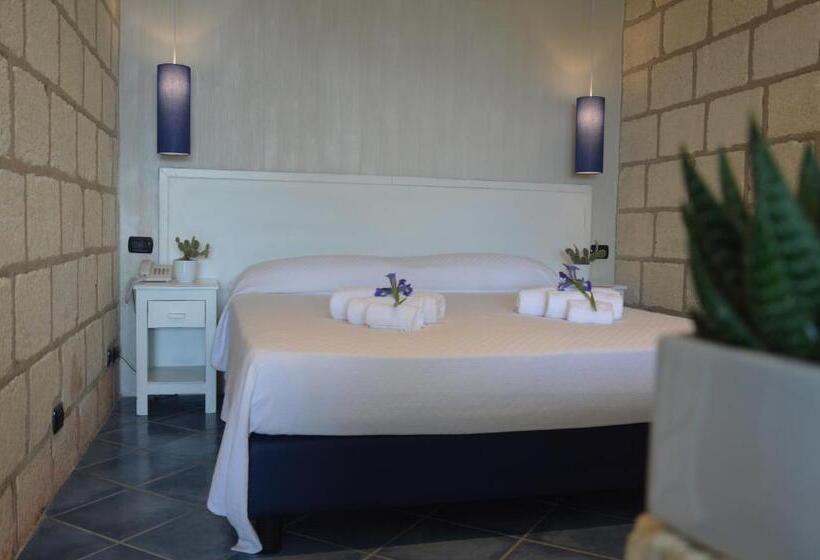 اتاق استاندارد سه نفره, Caposperone Resort