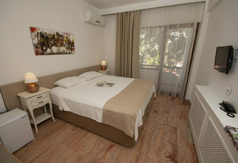 标准间带阳台, Cesurlar