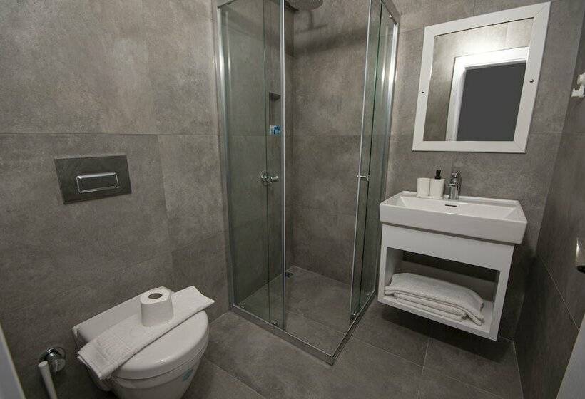 标准间带阳台, Cesurlar