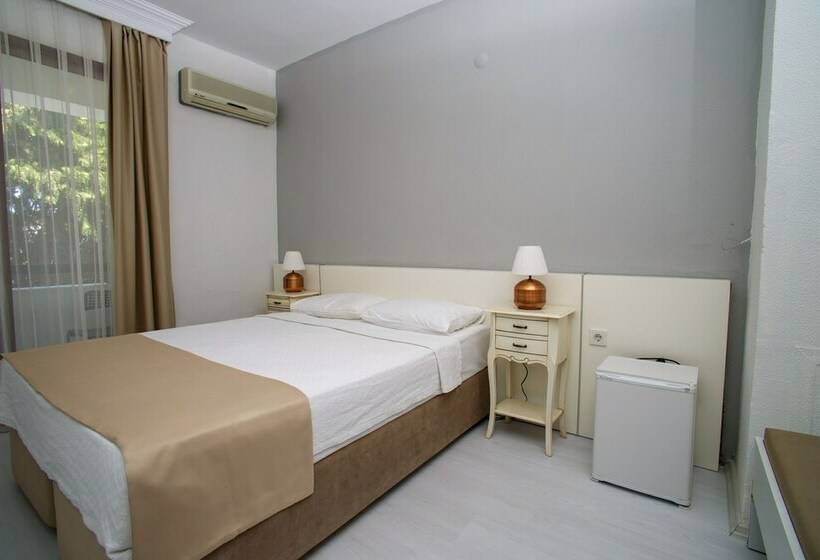 标准间带阳台, Cesurlar