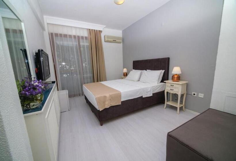 标准间带阳台, Cesurlar