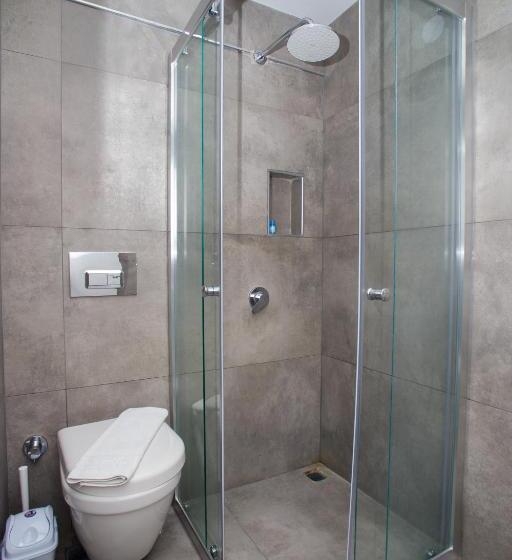 标准间带阳台, Cesurlar