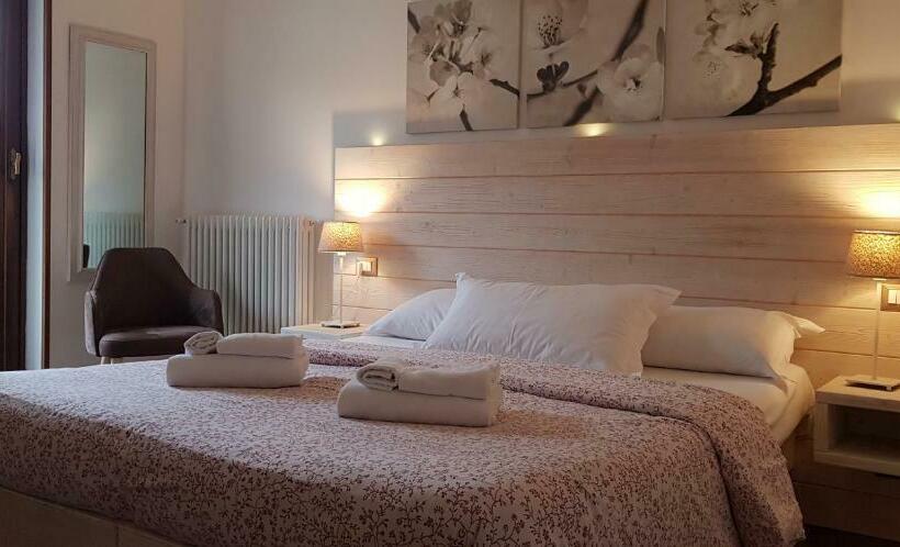 غرفة قياسية مزوَّدة بشُرفة, Garni San Lorenzo