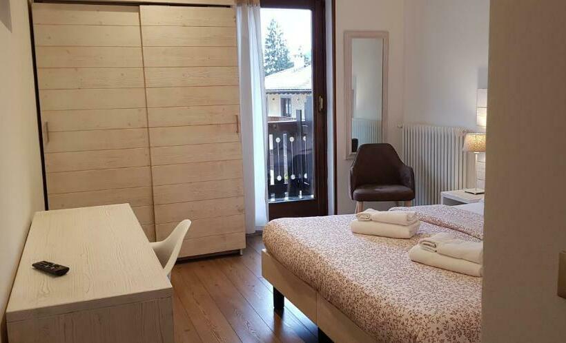 غرفة قياسية مزوَّدة بشُرفة, Garni San Lorenzo