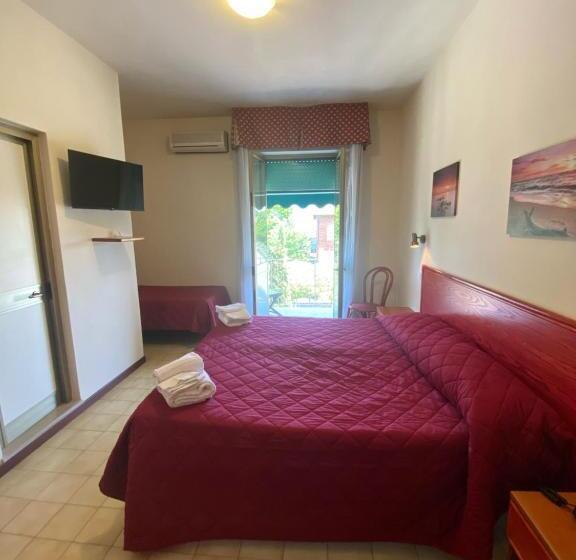 Номер Стандарт Трехместный, Liu