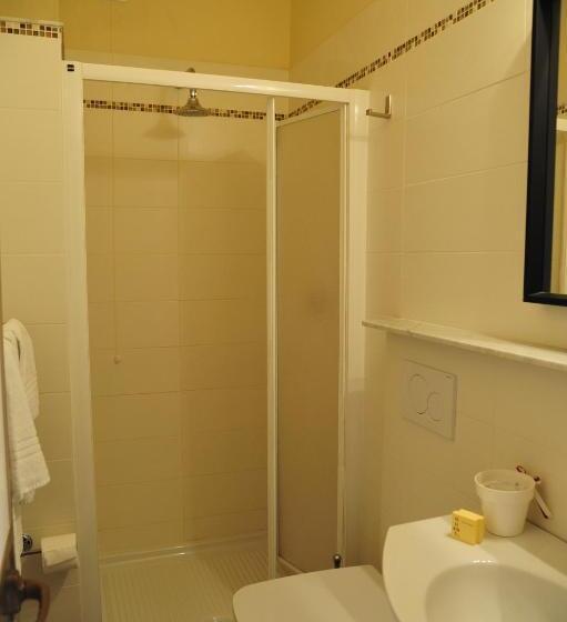 Четырехместный Номер Стандарт, Liu