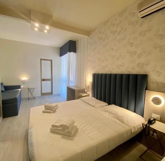 Четырехместный Номер Стандарт, Liu