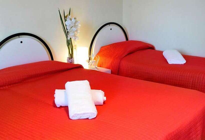 Номер Стандарт Трехместный, Liu