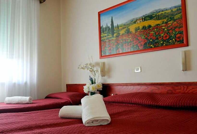 Номер Стандарт Трехместный, Liu