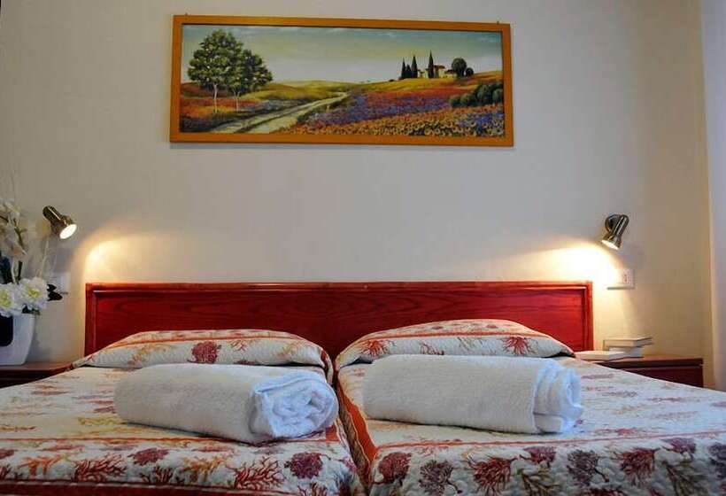 Номер Стандарт Трехместный, Liu