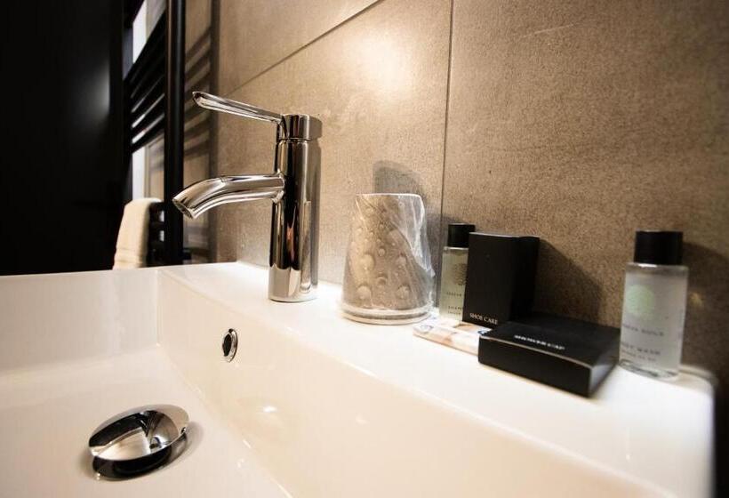 スタンダードルーム, Neptunus