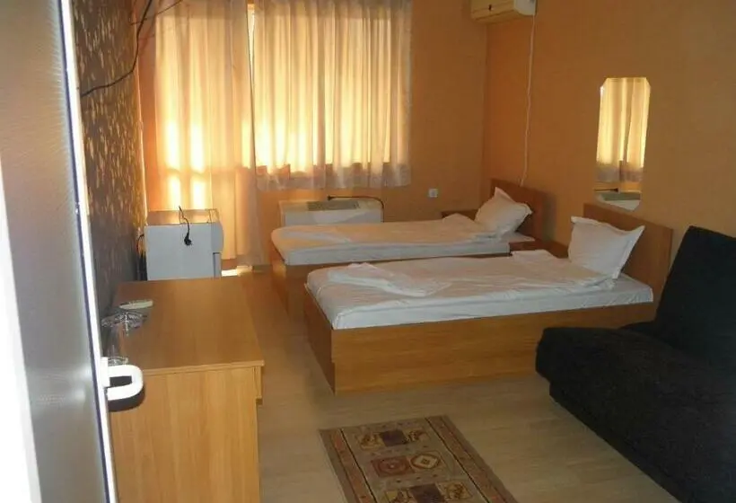 Habitación Estándar, Pilevski