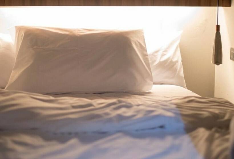 اتاق استاندارد, The Urban Room