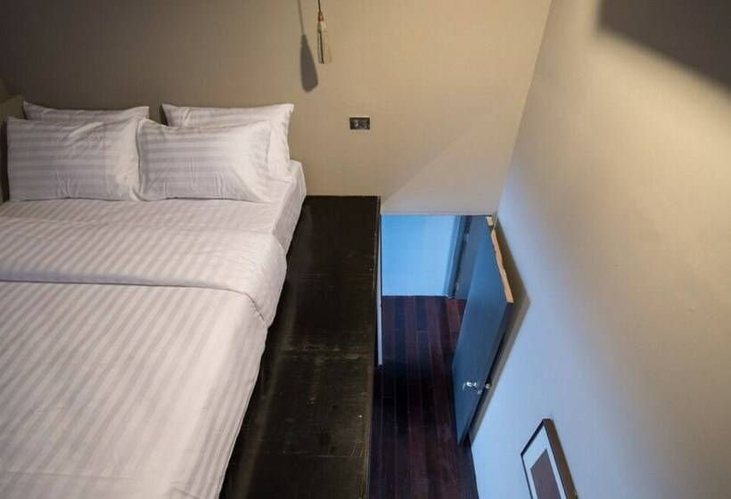 اتاق استاندارد, The Urban Room