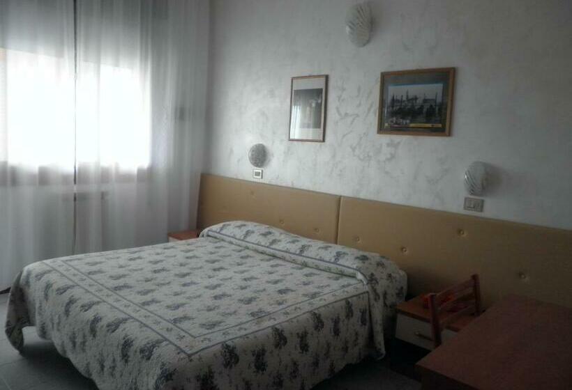 Номер Economy, Touring