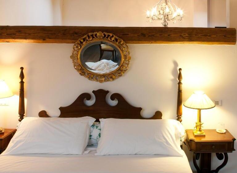 Suite, M Club De Luxe B&b