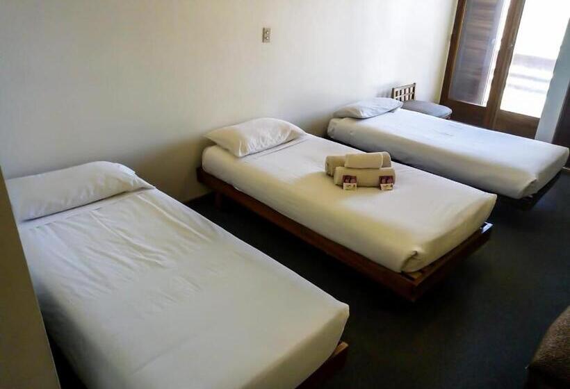 חדר סטנדרט לשלושה עם מרפסת, Ayelen   Hotel De Montaña