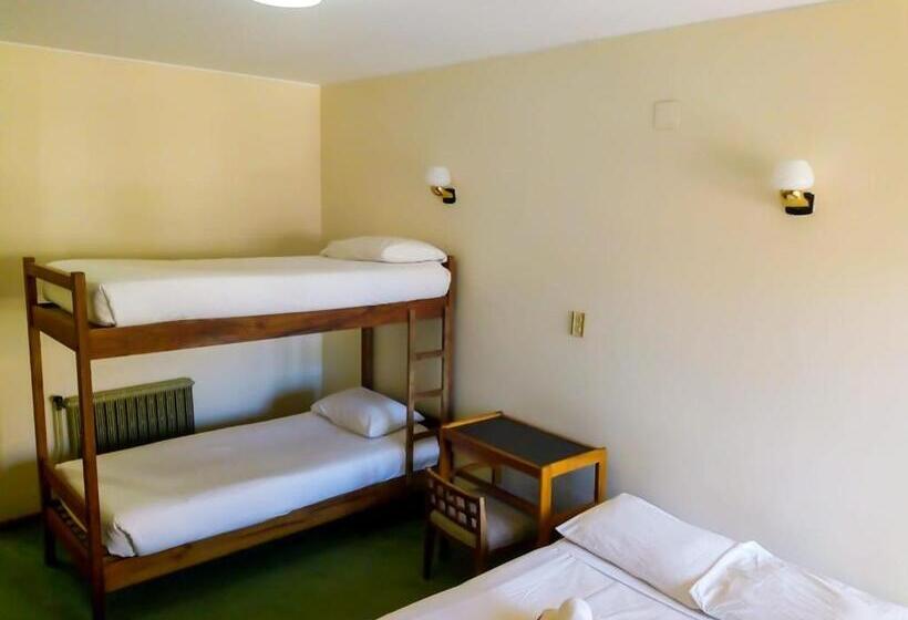 חדר לארבעה סטנדרטי עם מרפסת, Ayelen   Hotel De Montaña