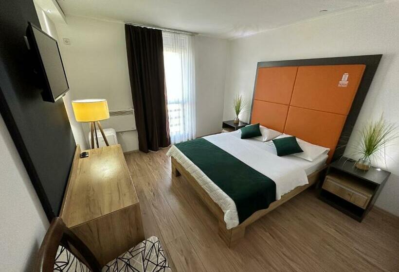 اتاق لوکس با تخت بزرگ, Business Hotel Prijedor