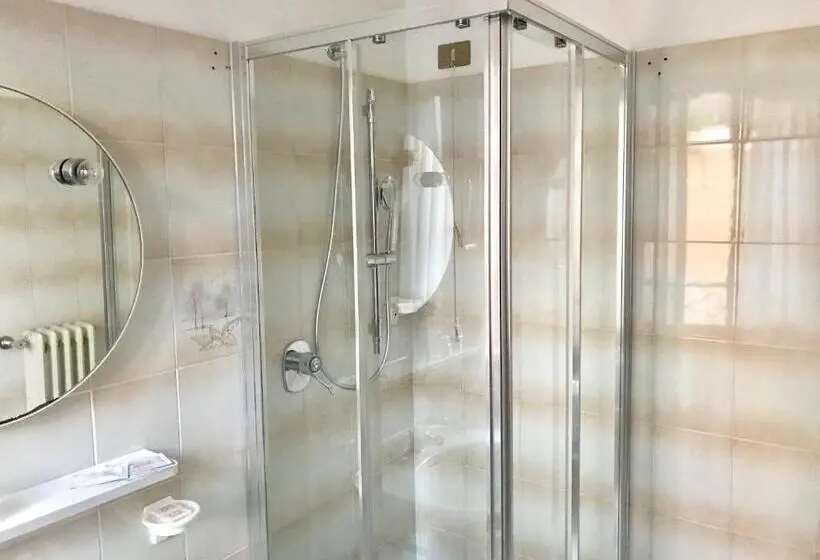Standard Kolmen Hengen Huone, Garnì Hotel Tignale, Gtsgroup