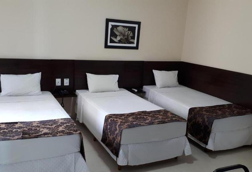 غرفة ديلوكس ثلاثية, Center Patos