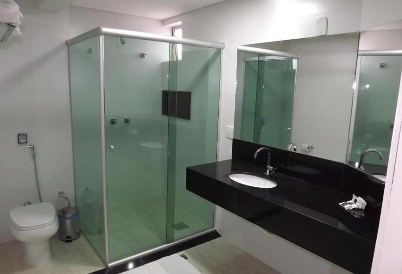 غرفة ديلوكس رباعية, Center Patos