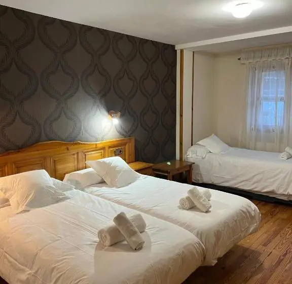 Standard Triple Room with Terrace, Eriste