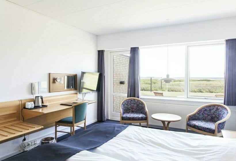 غرفة قياسية مطلّة علي البحر, Kobæk Strand Konferencecenter