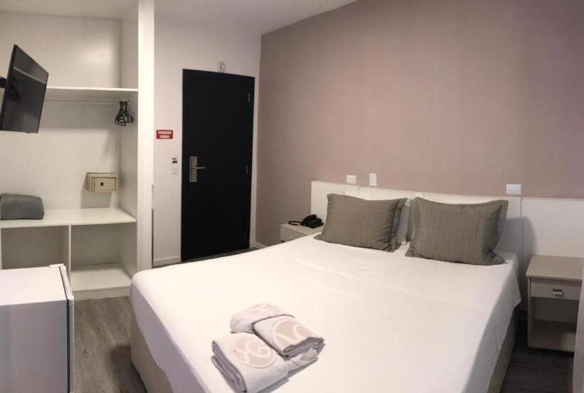 이코노미 룸, Negrini