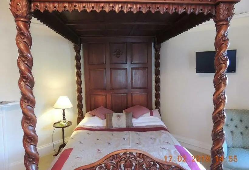 Family Room, Orchard House