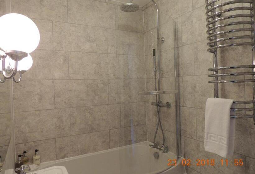 ファミリールーム, Orchard House