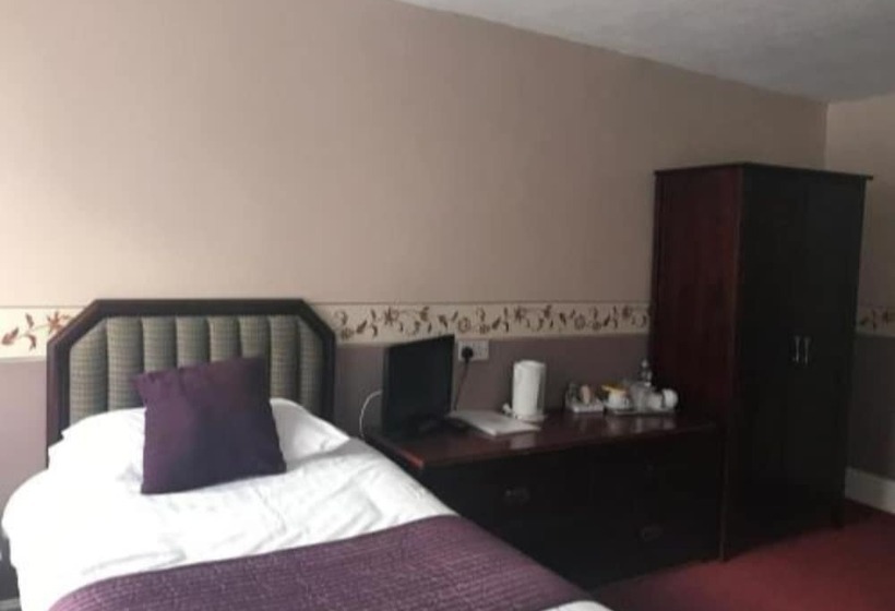 غرفة سوبيريور, The Crown