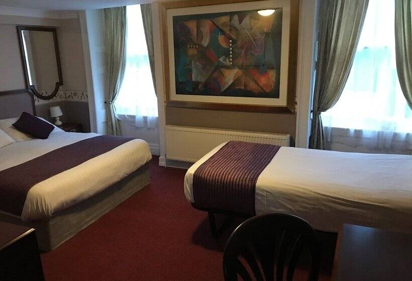 غرفة ديلوكس ثلاثية, The Crown