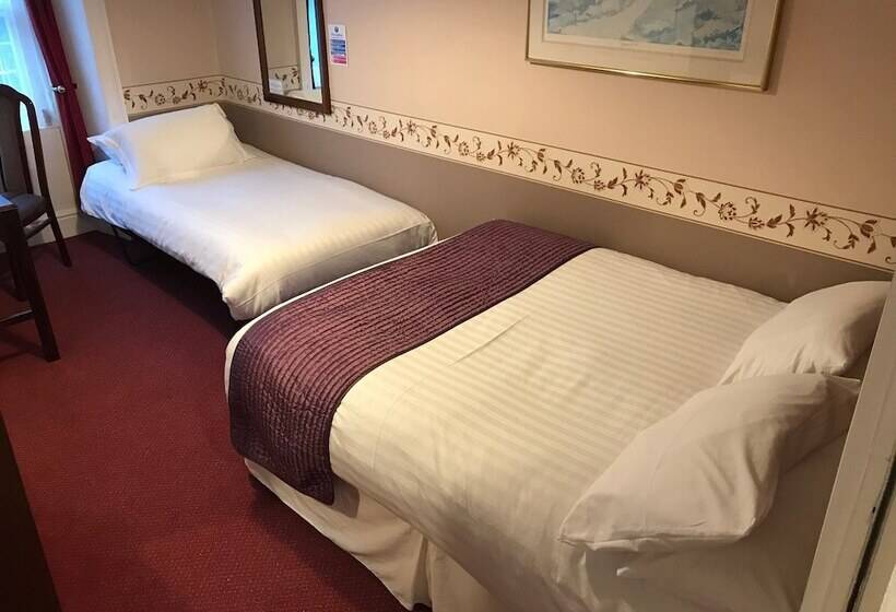 غرفة ديلوكس ثلاثية, The Crown