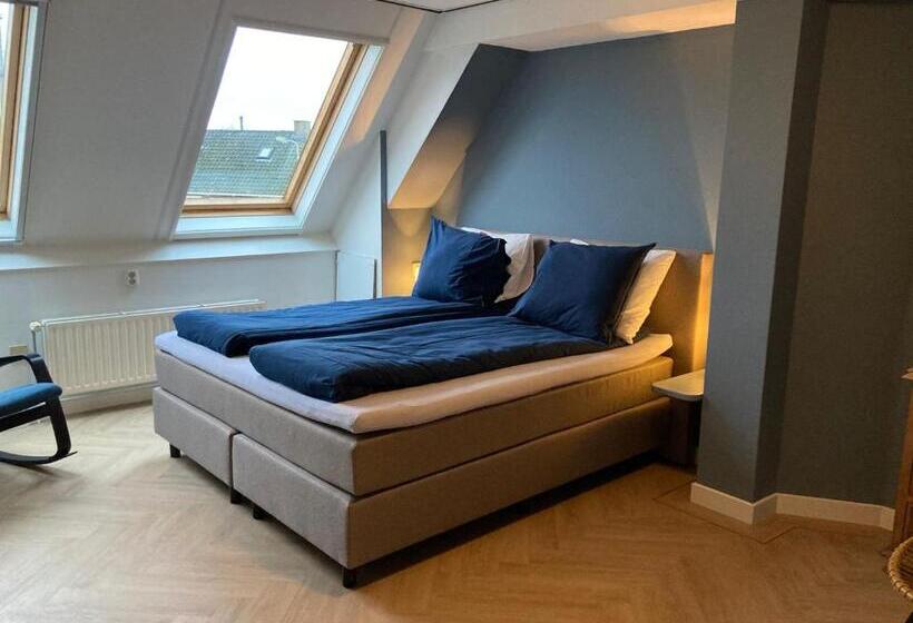 اتاق رویال, Workum