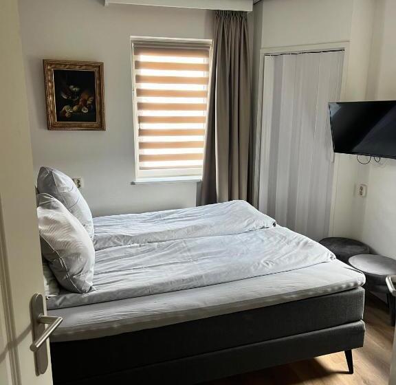 اتاق استاندارد یک نفره, Workum