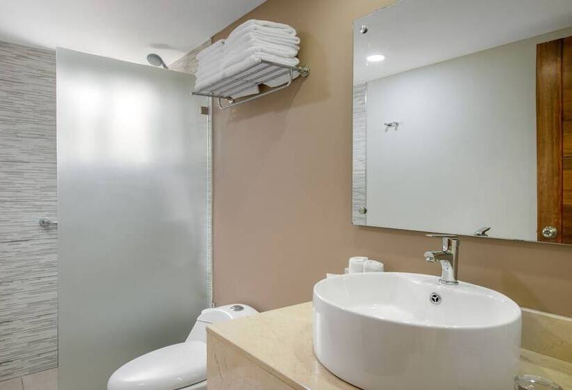 ジュニアスイート, Emotions by Hodelpa Puerto Plata