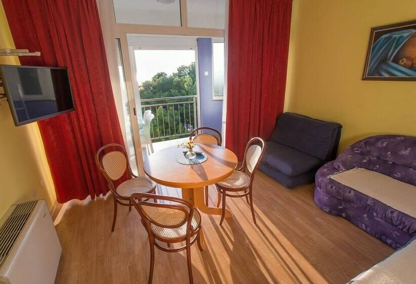 شقة غرفة نوم واحدة مطلة علي البحر مزوَّدة بشُرفة, Aparthotel Pecic