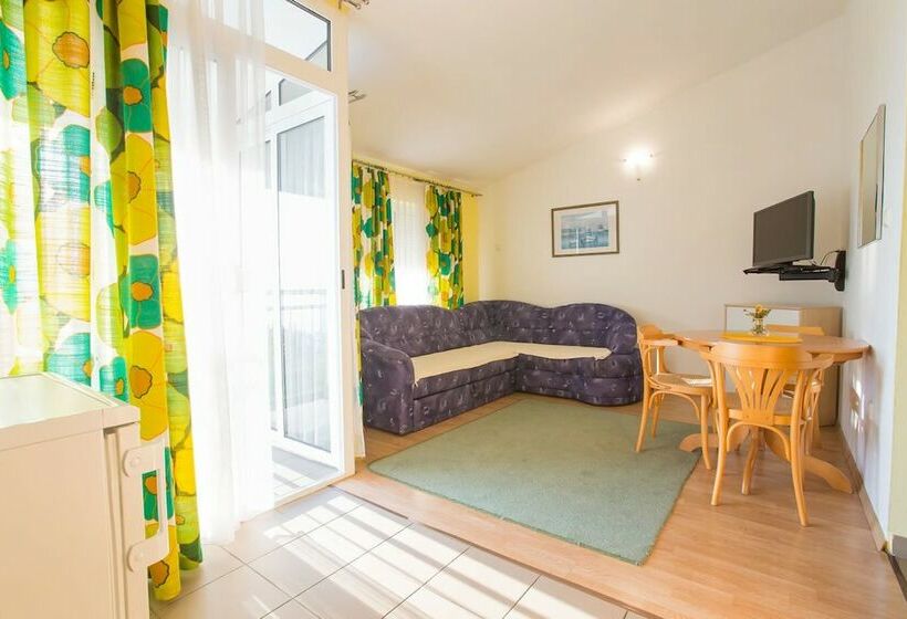 شقة غرفة نوم واحدة مطلة علي البحر مزوَّدة بشُرفة, Aparthotel Pecic