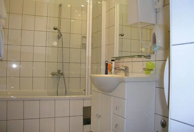 آپارتمان 1 خوابه با بالکن و چشمانداز دریا, Aparthotel Pecic