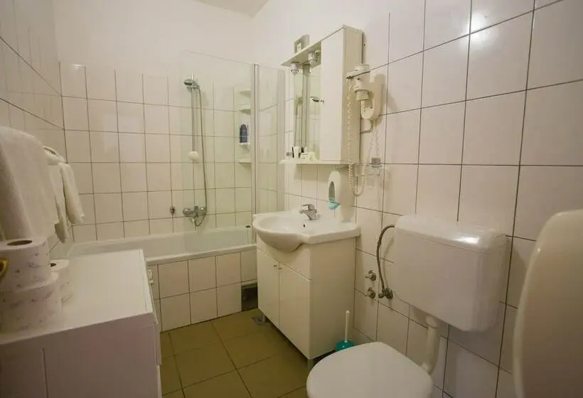 آپارتمان 1 خوابه با بالکن و چشمانداز دریا, Aparthotel Pecic