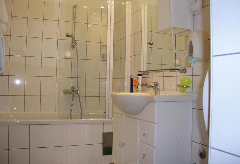 شقة غرفة نوم واحدة مطلة علي البحر مزوَّدة بشُرفة, Aparthotel Pecic