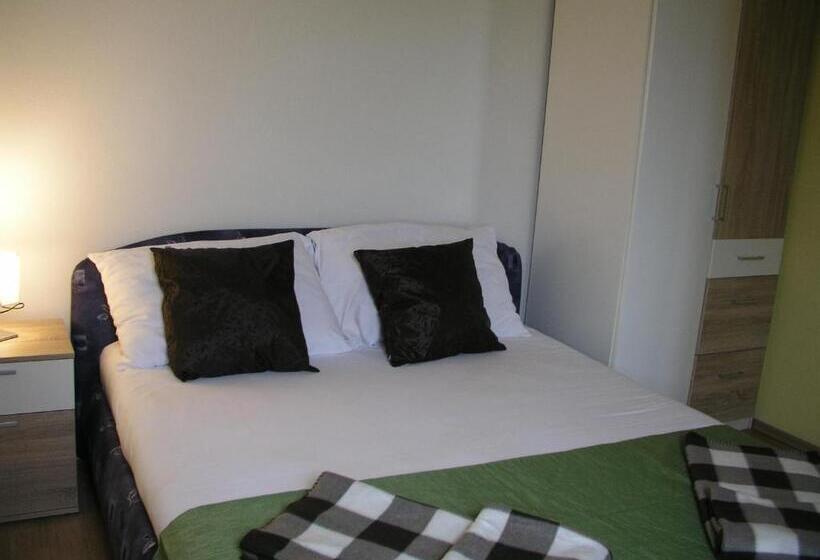 شقة غرفة نوم واحدة مطلة علي البحر مزوَّدة بشُرفة, Aparthotel Pecic