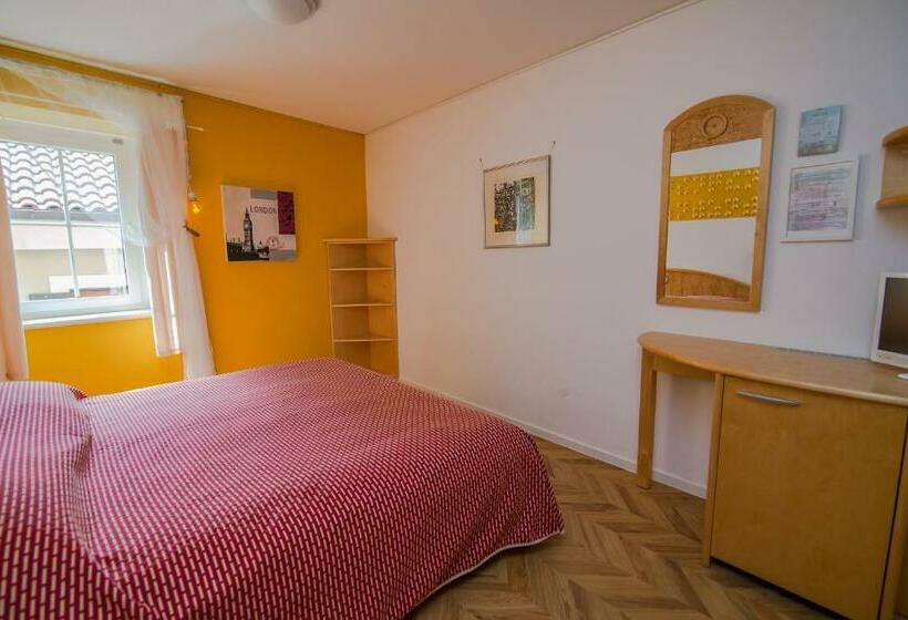اتاق استاندارد, Bed&breakfast Saturn