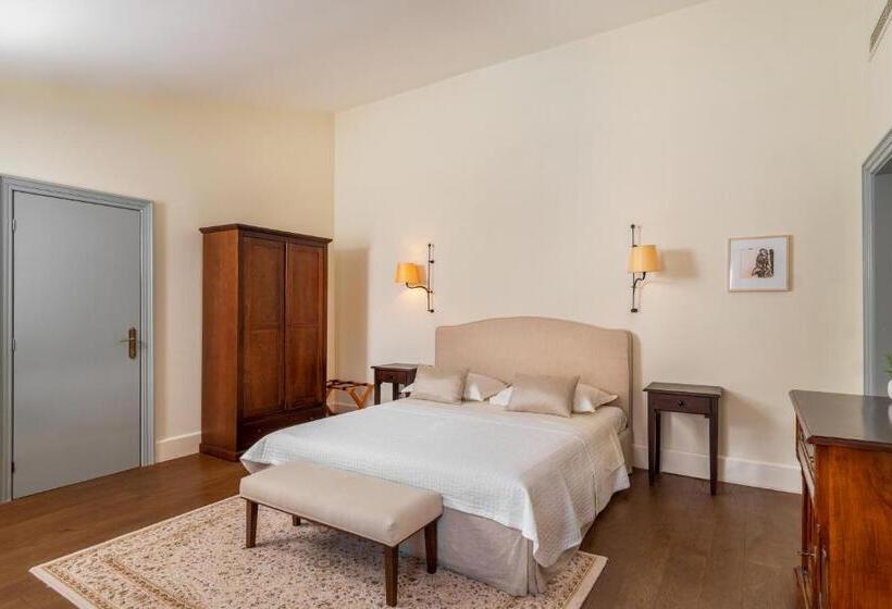 סוויטה נוף לבריכה, Heritage Hotel Martinis Marchi