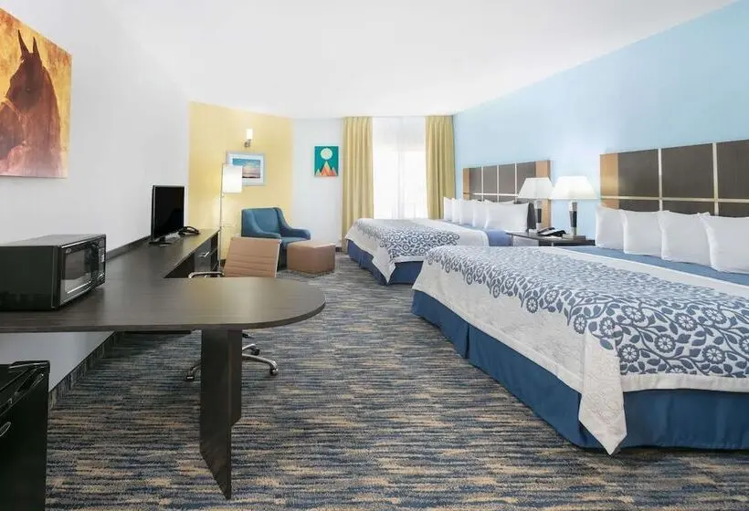 Standard-invahuone, Days Inn & Suites By Wyndham Lubbock Medical Center