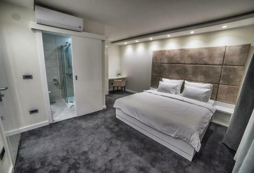 スタンダードルーム, Forty Two Block A