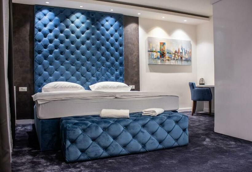 キングサイズベッドのデラックスルーム, Forty Two Block A